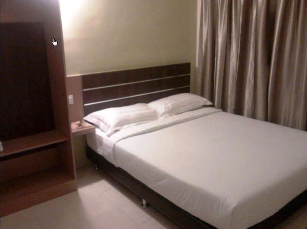 Oyo 182 Simms Grand Inn 吉隆坡 外观 照片